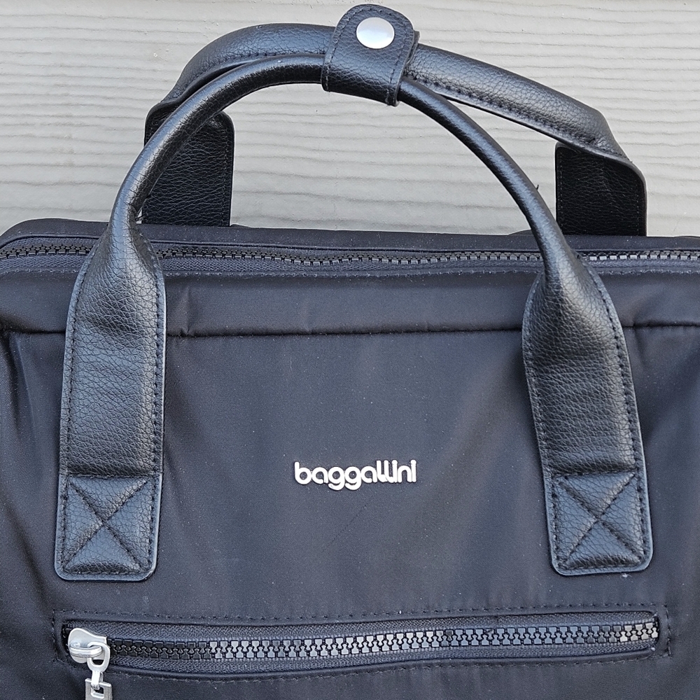 Baggallini Soho Backpack Black Laptop Purse Bag Carry On Travel Flight RFID EUC - Picture 2 of 16